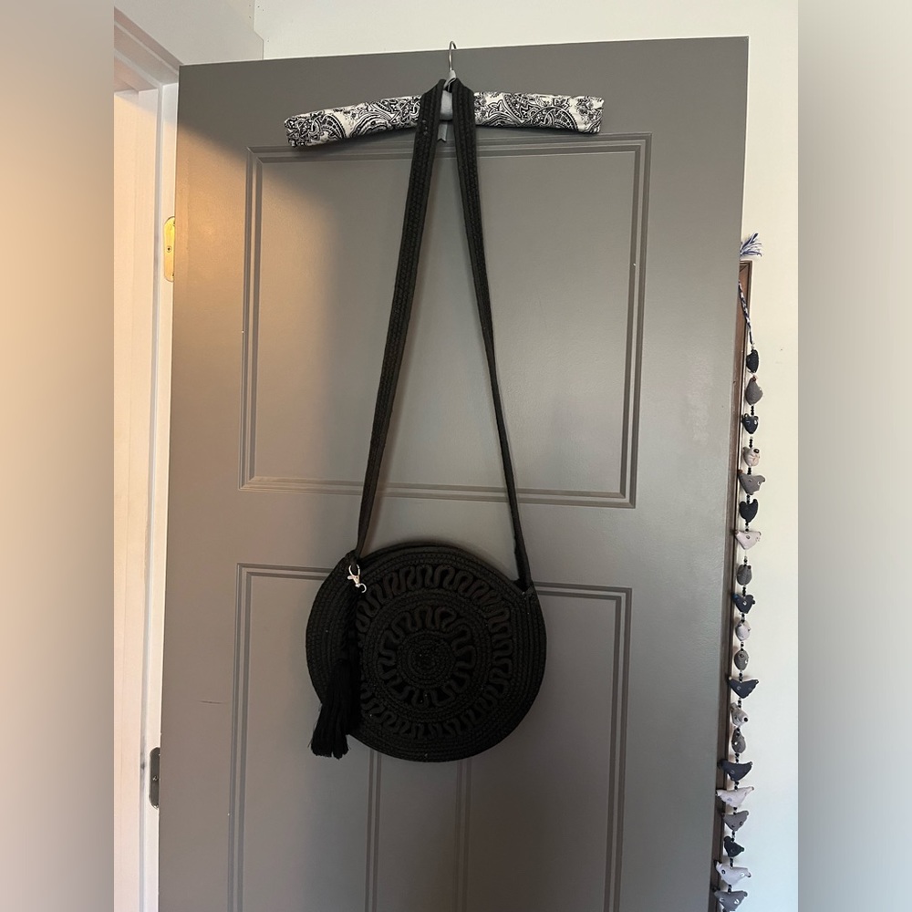 Round David Jeffery Black crossbody bag